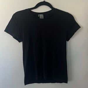 SEAMLESS / ARITZIA. Smooth Seamless Willow T-shirt.
